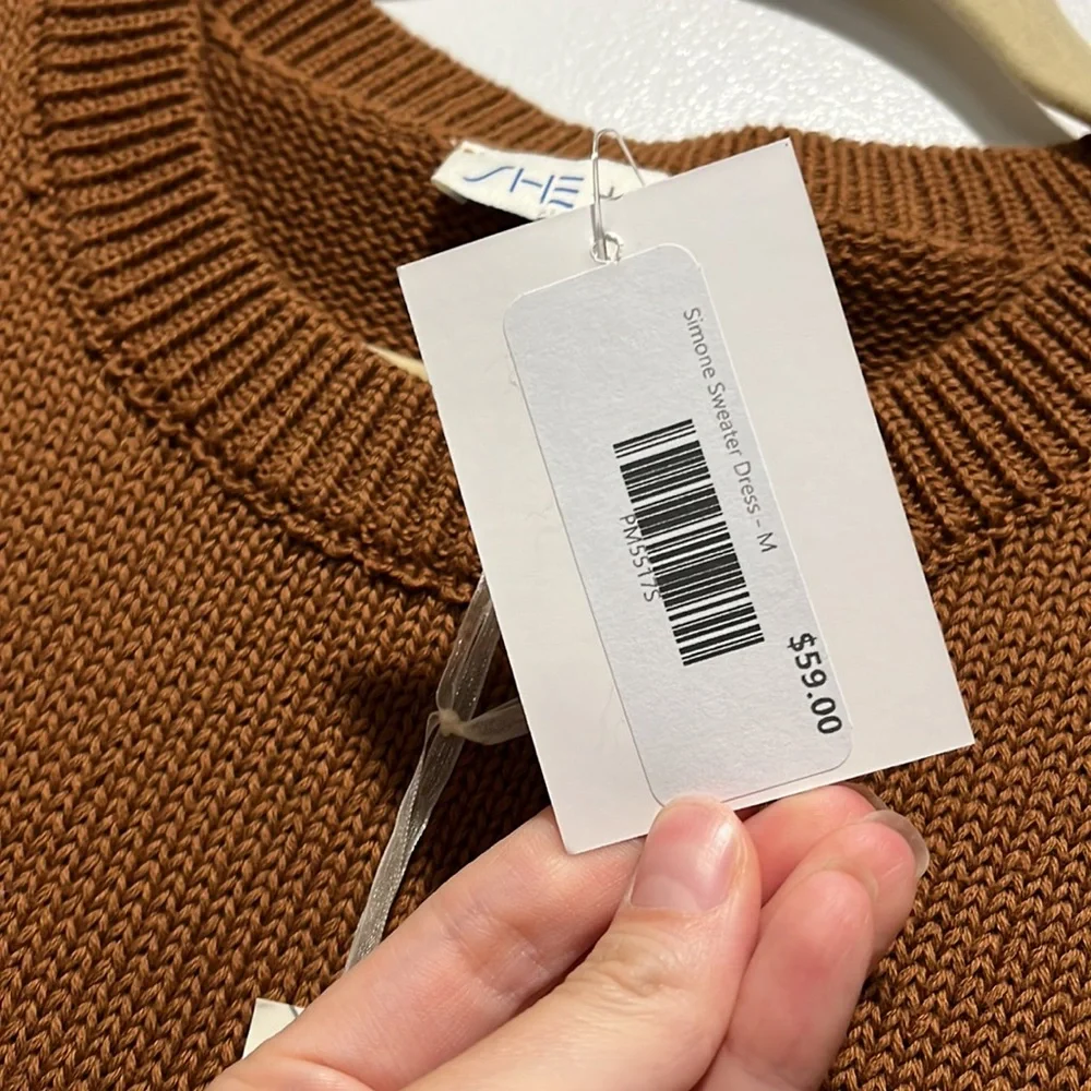 NWT She + Sky Camel Brown Sweater dress MEDIUM Round neck Short sleeve Pockets - Picture 6 of 9
